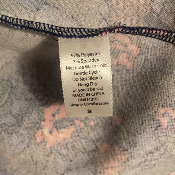 Like new, Madison style, Lularoe skirt with pockets in size small - Picture 3 of 4